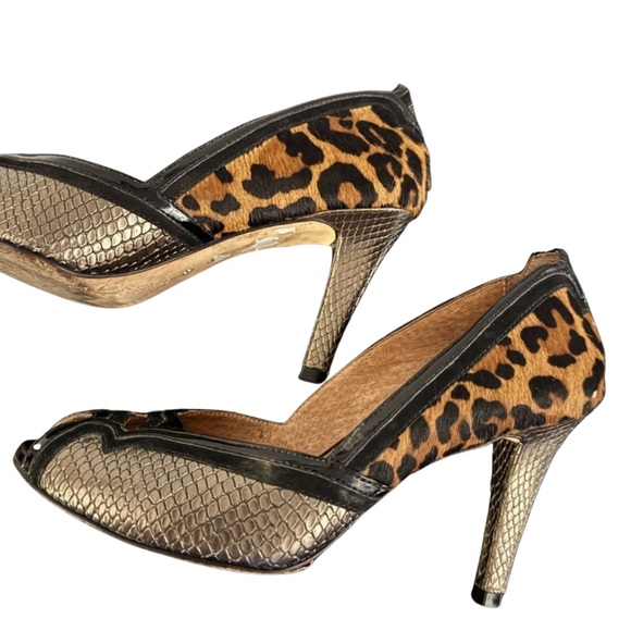 CORSO COMO WOMEN'S CALF HAIR & LEATHER PEEP TOE ANIMAL PRINT PUMPS - Picture 3 of 8
